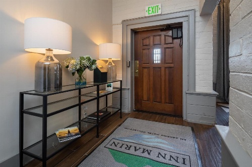 Inn Marin and Suites, Ascend Hotel Collection image 2